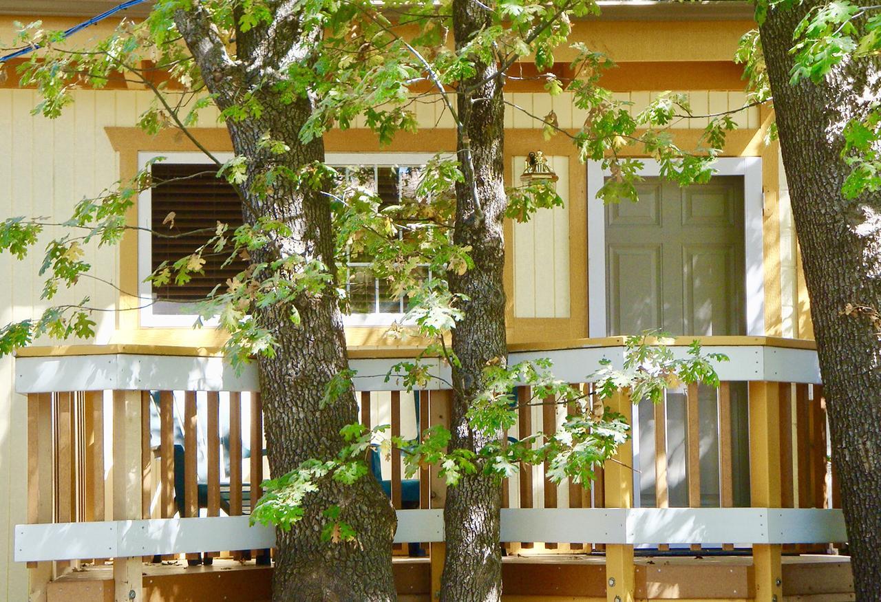 Giant Oaks Lodge Running Springs ภายนอก รูปภาพ