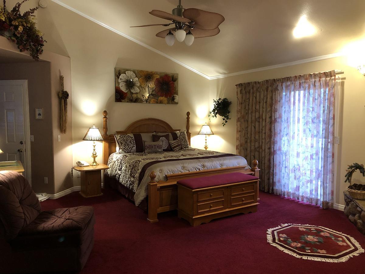 Giant Oaks Lodge Running Springs ภายนอก รูปภาพ