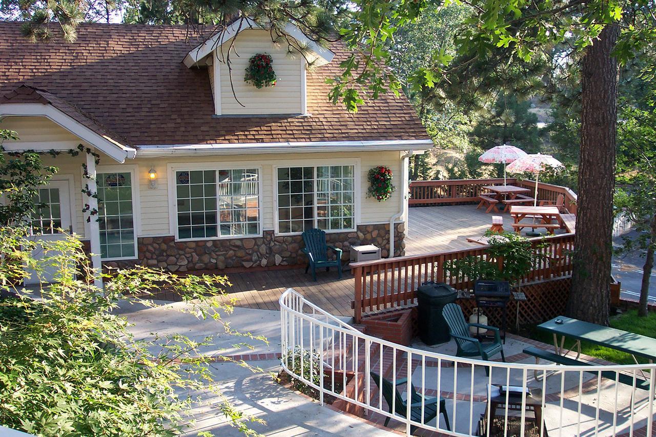 Giant Oaks Lodge Running Springs ภายนอก รูปภาพ